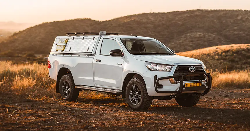 Mietwagen-Namibia-Toyota-Hilux-2.4TD-4x4-Single-Cab-2pax